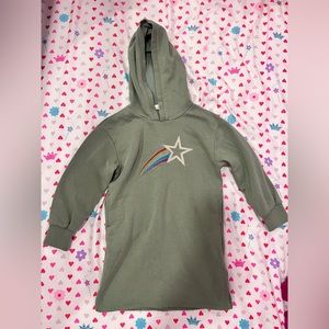 Olive green GAP Kids sweater dress with hood & 2 pockets! Size 6-7